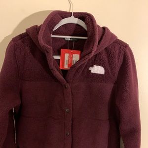NWT The North Face Beautiful Burgundy